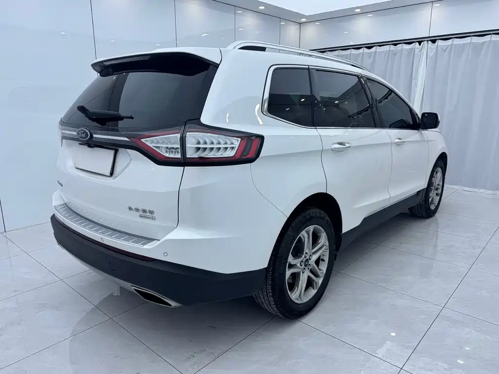 Ford Edge — фото 4