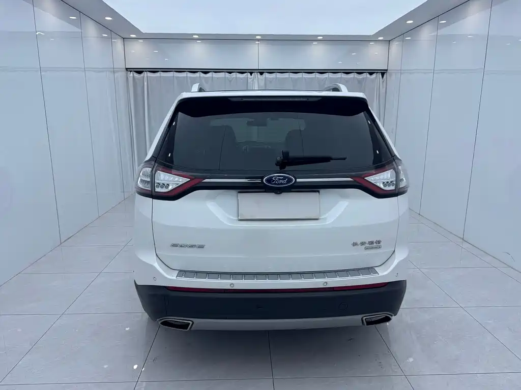Ford Edge — фото 5