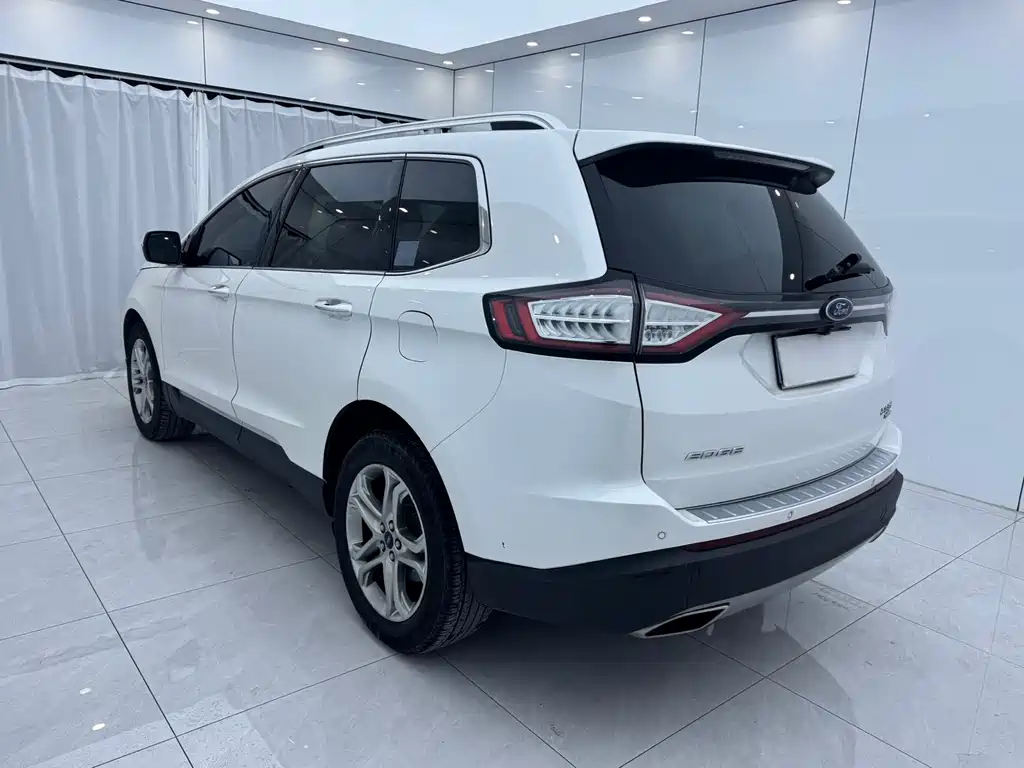 Ford Edge — фото 6