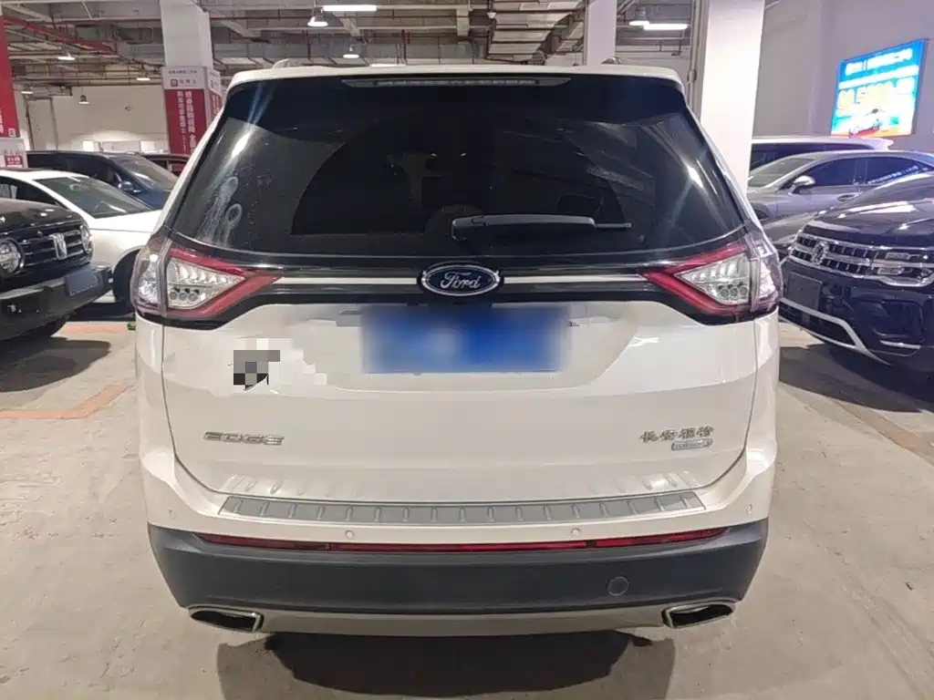 Ford Edge — фото 6