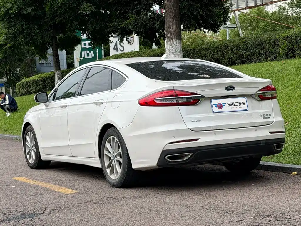 Ford Mondeo — фото 4