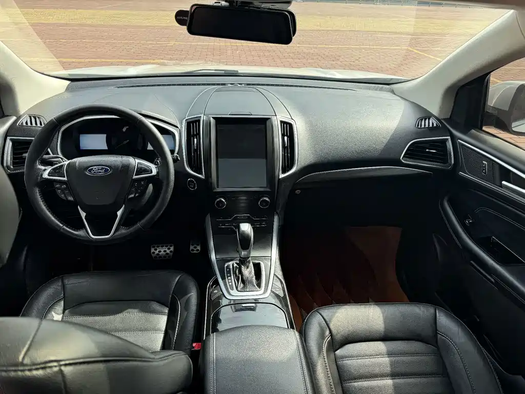 Ford Edge — фото 5