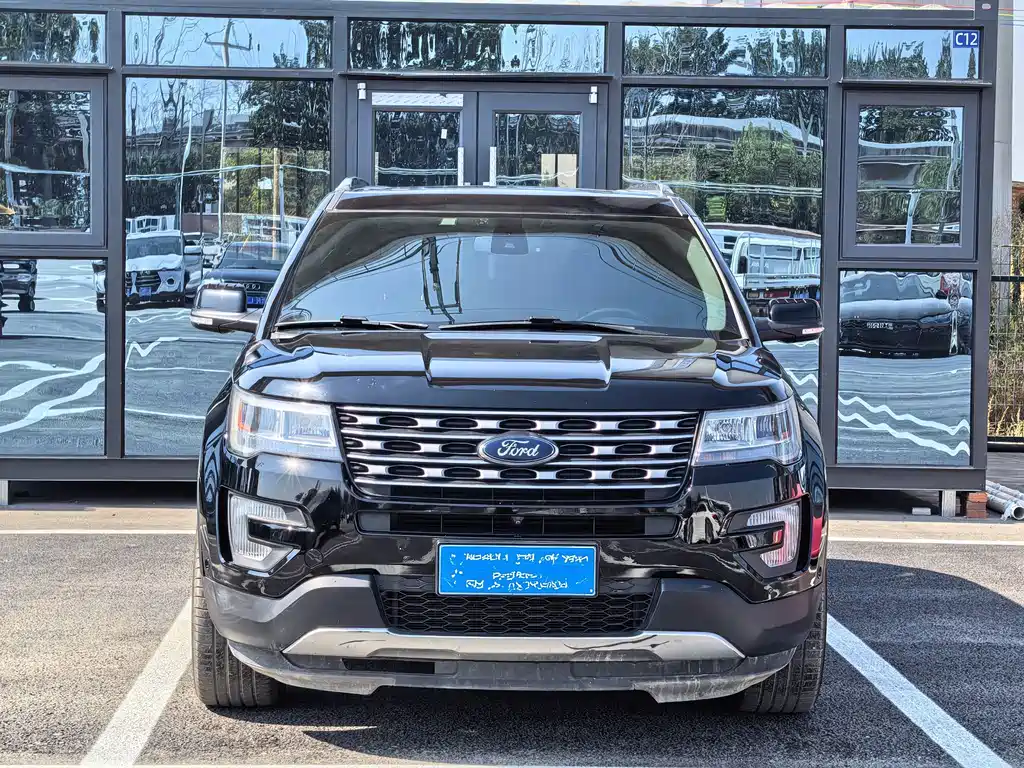 Ford Explorer (Import) — фото 2