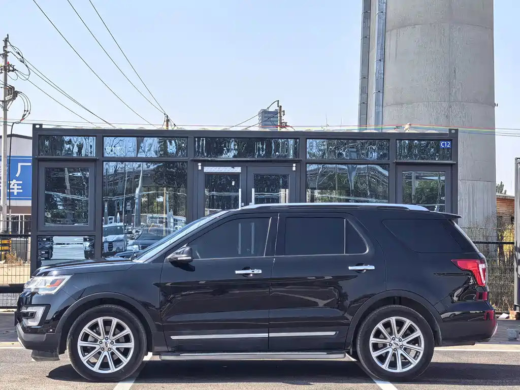 Ford Explorer (Import) — фото 4