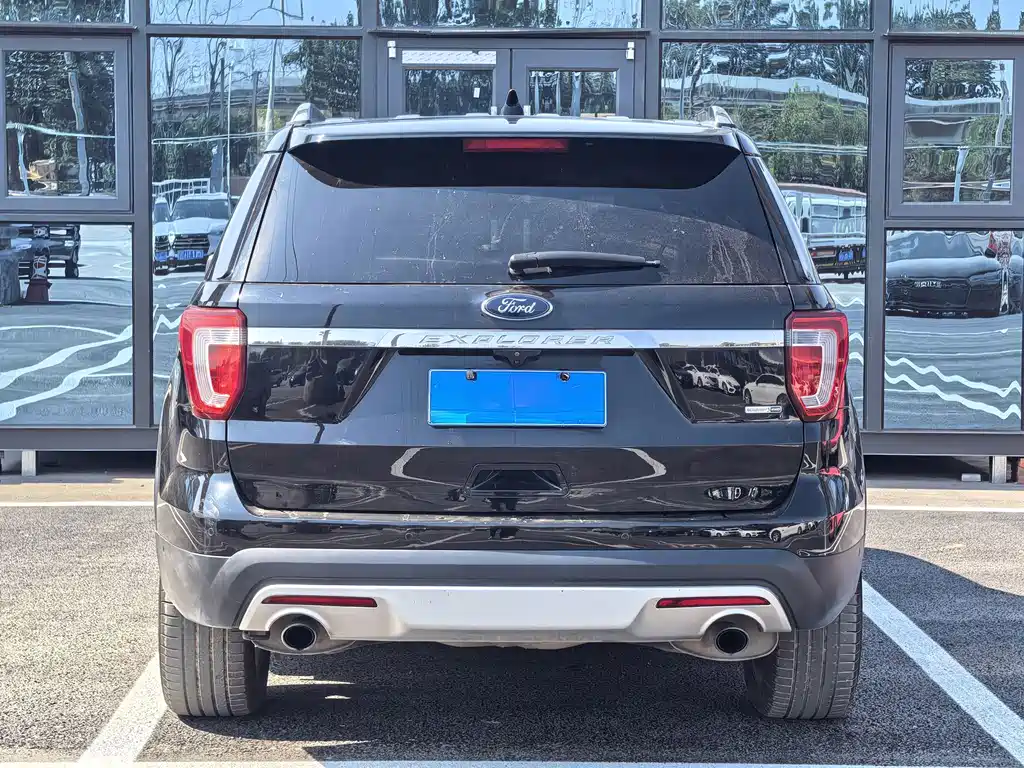 Ford Explorer (Import) — фото 5