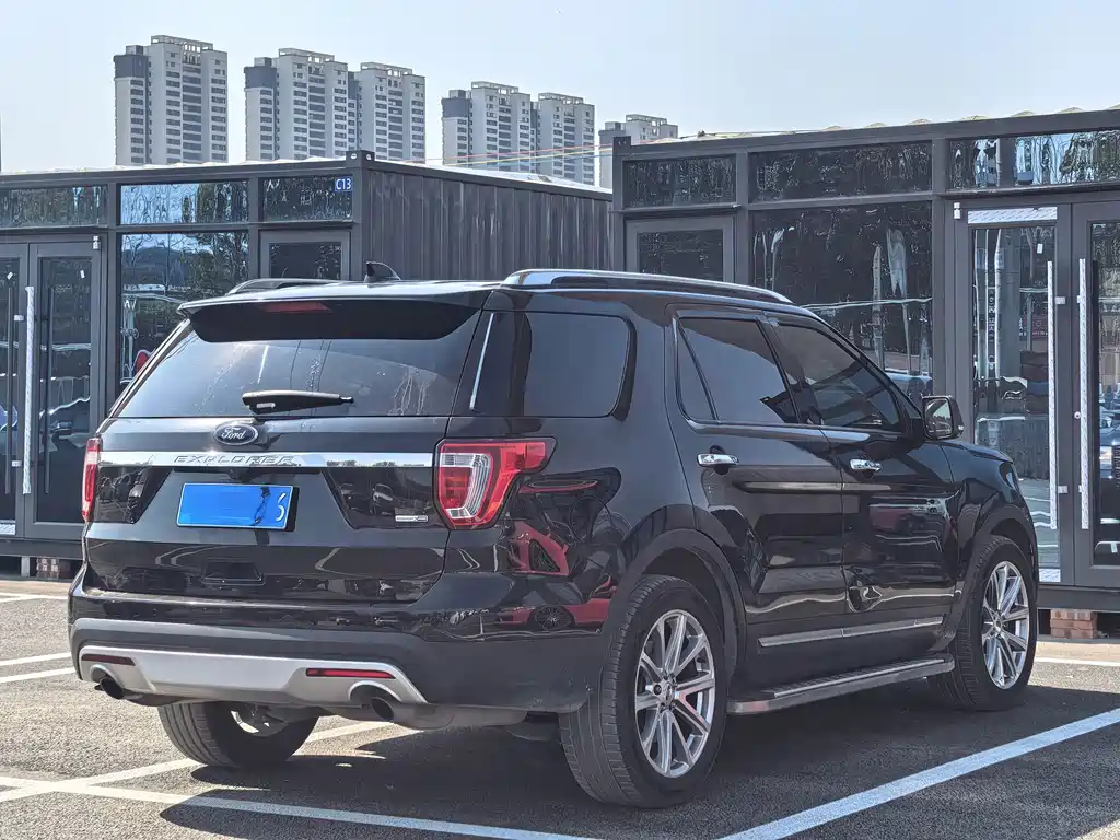 Ford Explorer (Import) — фото 6