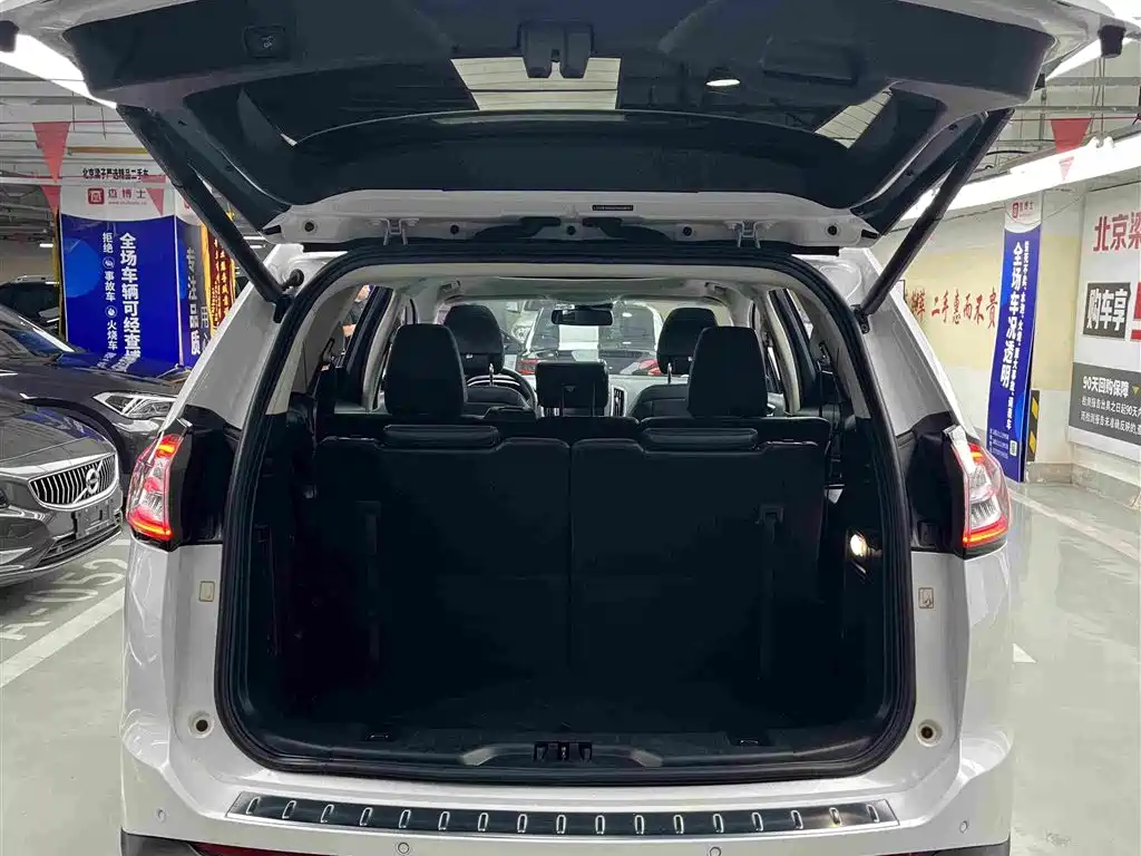 Ford Edge — фото 11