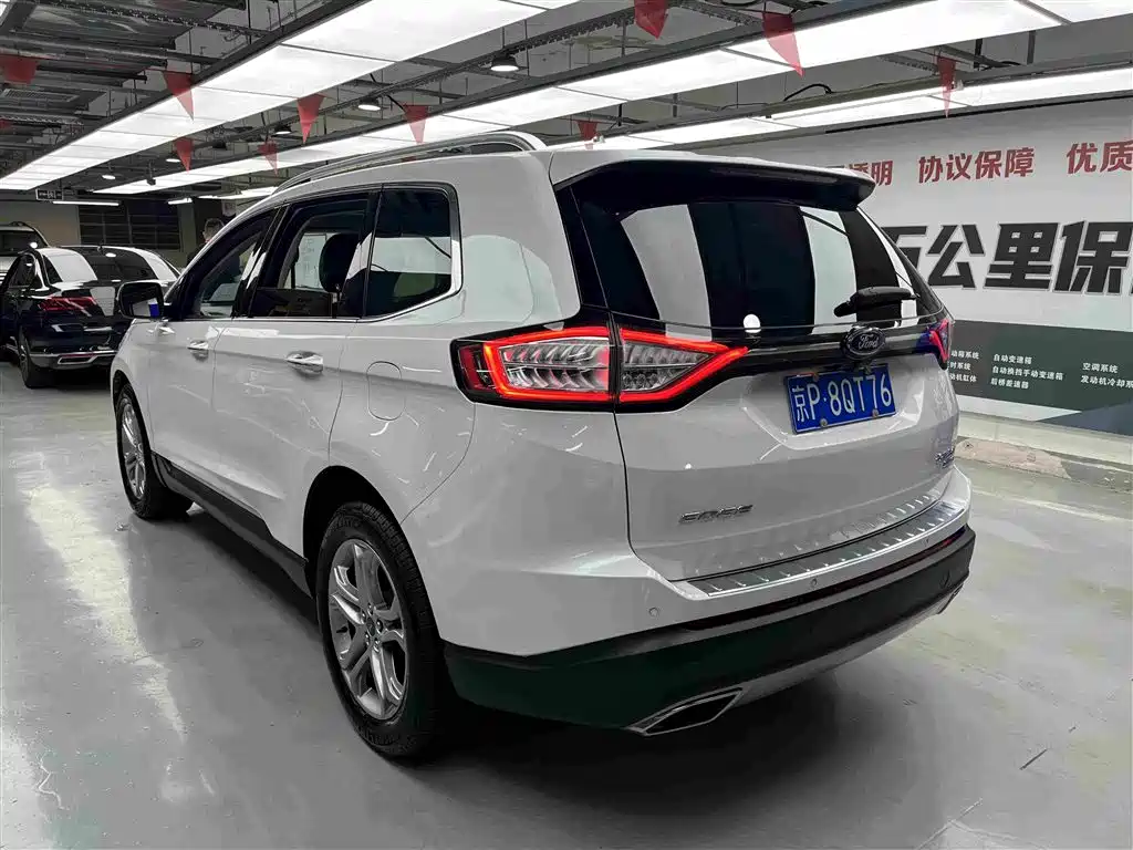 Ford Edge — фото 13