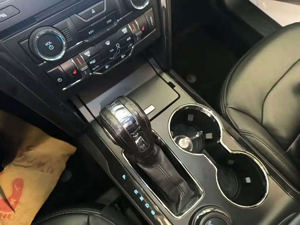 Ford Explorer (Import) — фото 11