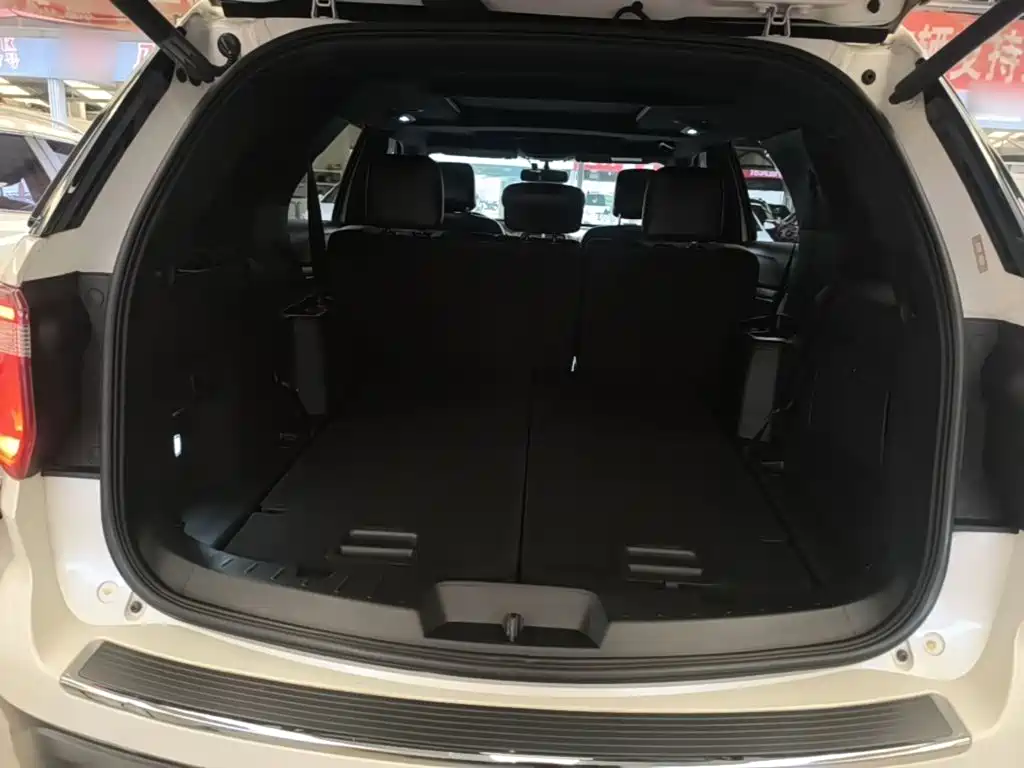 Ford Explorer (Import) — фото 15