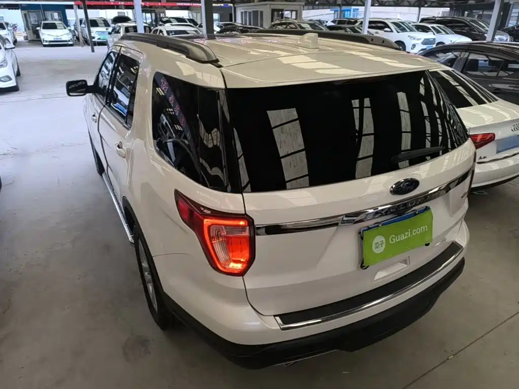Ford Explorer (Import) — фото 4