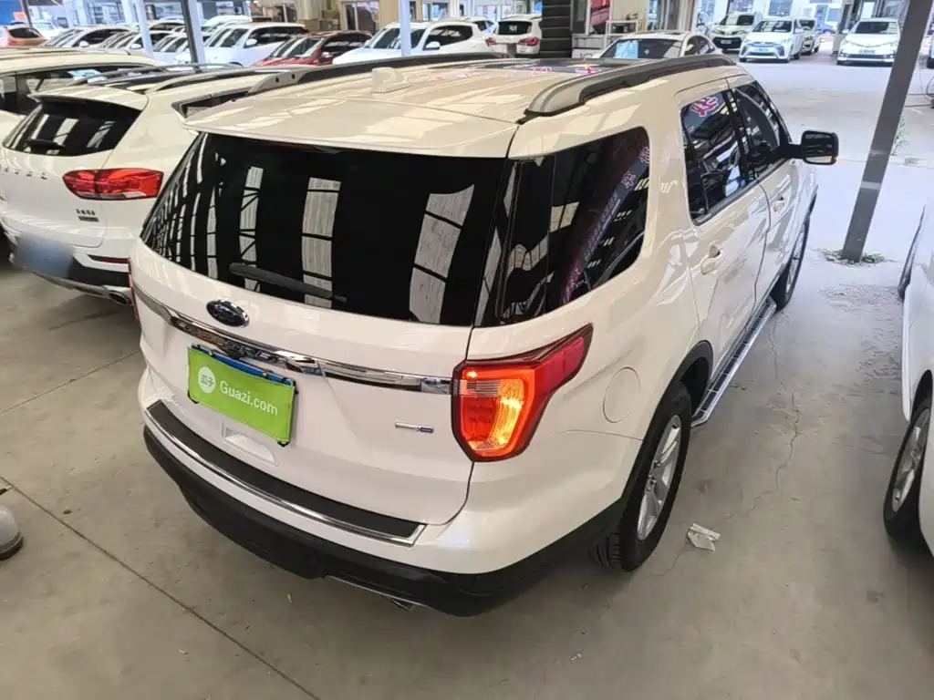 Ford Explorer (Import) — фото 6
