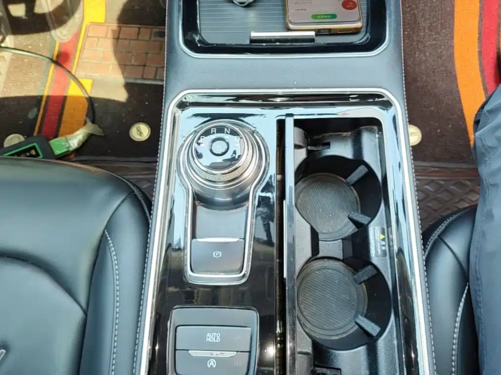 Ford Edge — фото 14
