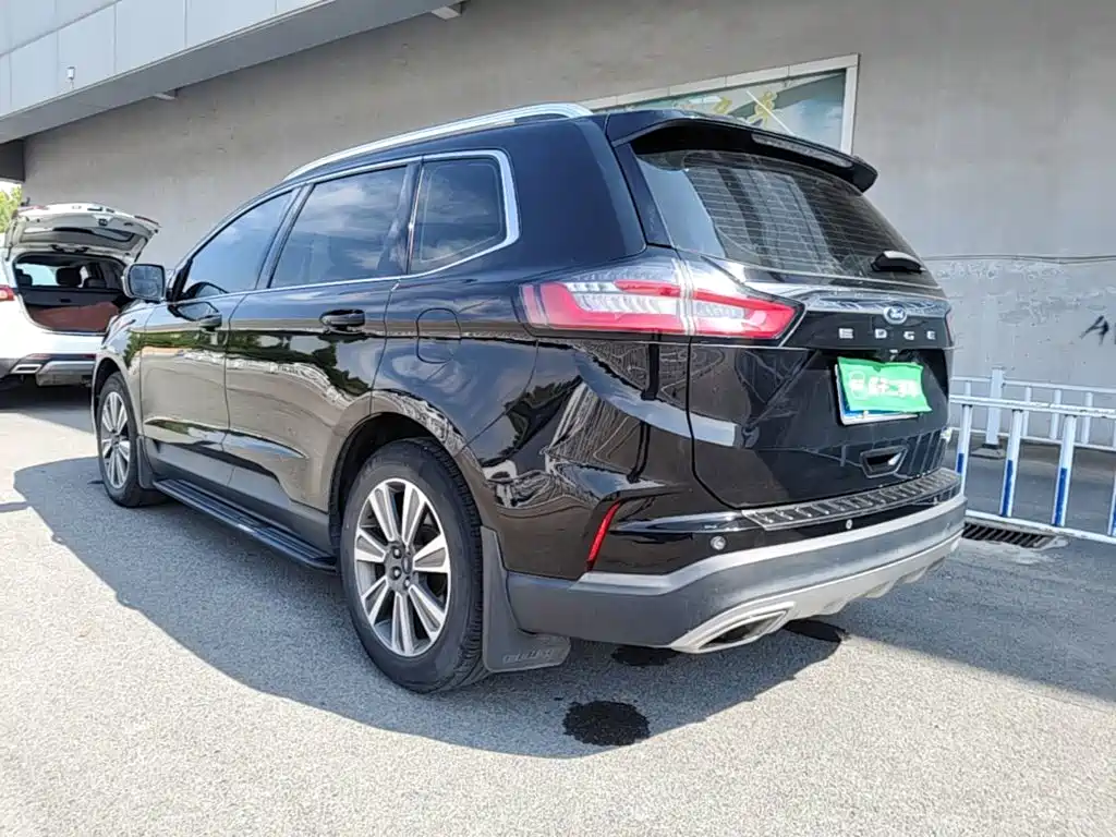 Ford Edge — фото 5