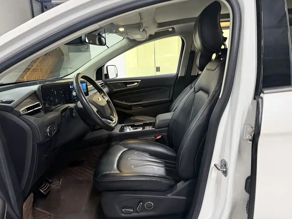 Ford Edge — фото 11