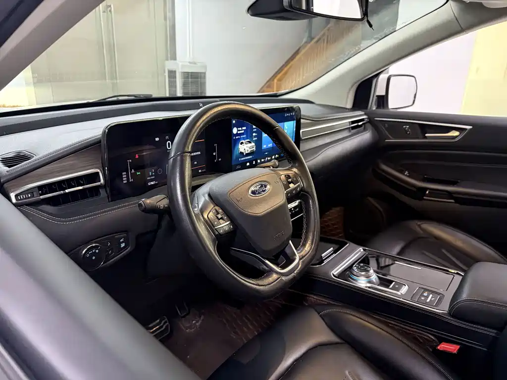 Ford Edge — фото 10