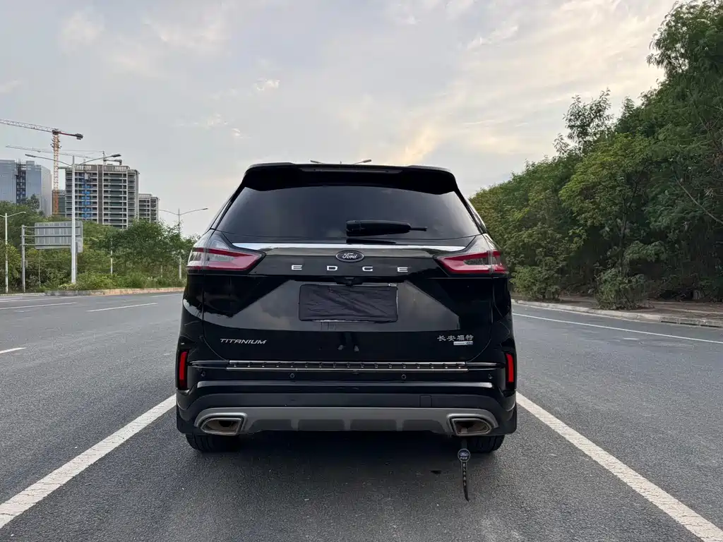 Ford Edge — фото 4