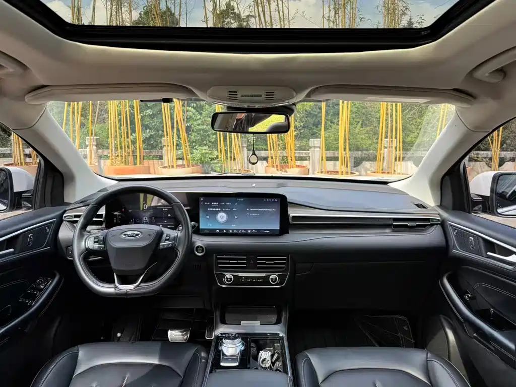 Ford Edge — фото 20