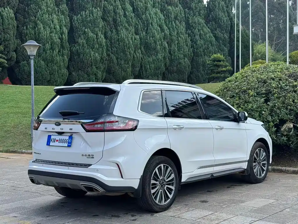 Ford Edge — фото 4