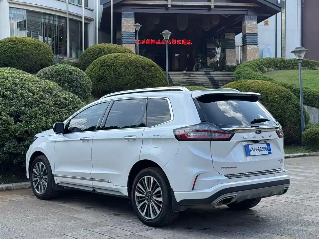 Ford Edge — фото 6