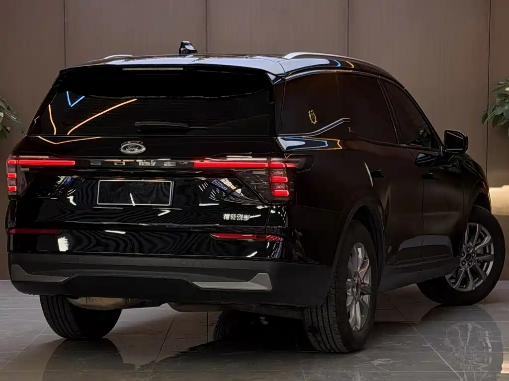 Ford Edge — фото 9