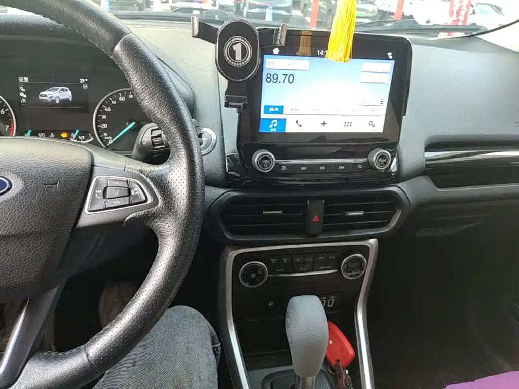 Ford Ecosport — фото 13