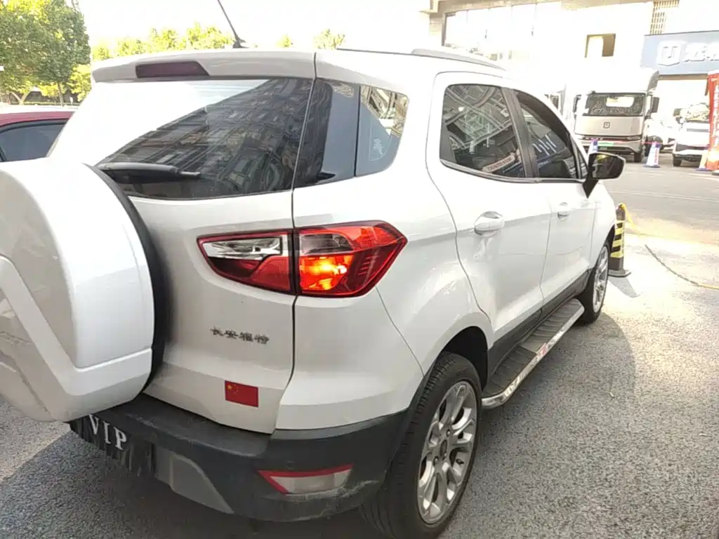 Ford Ecosport — фото 7