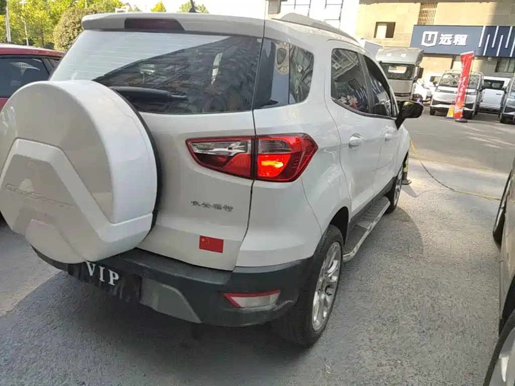 Ford Ecosport — фото 8