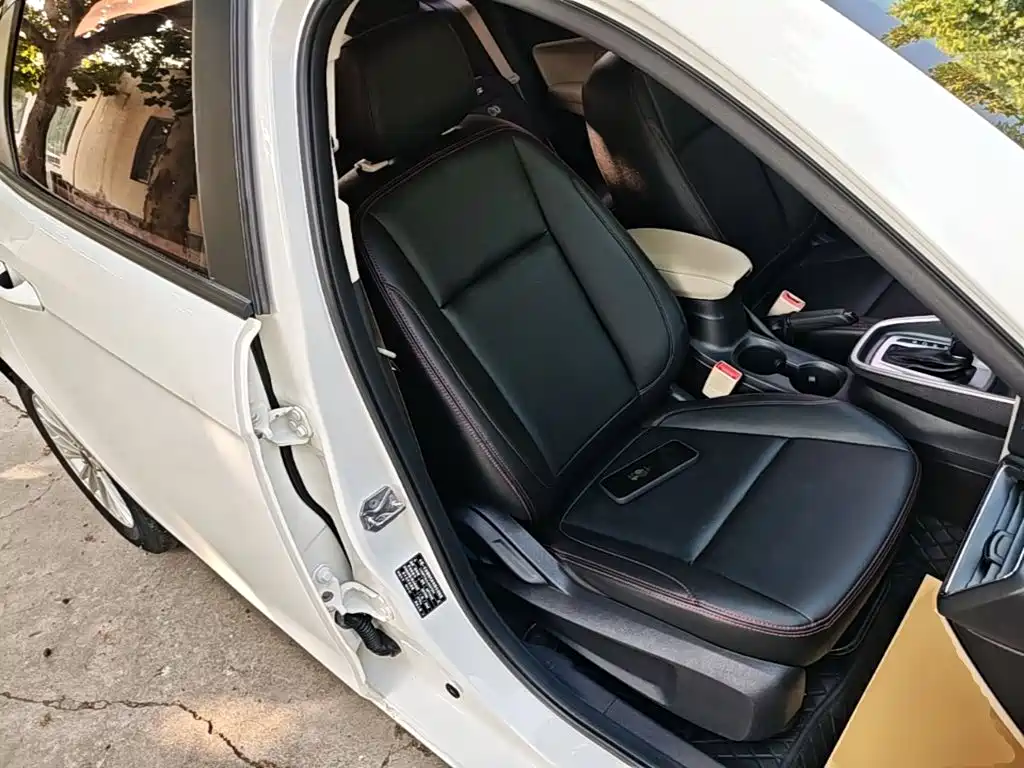Ford Escort — фото 25