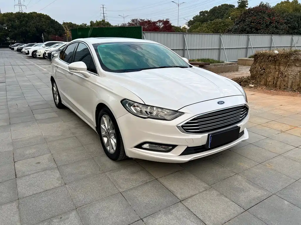 Ford Mondeo — фото 3