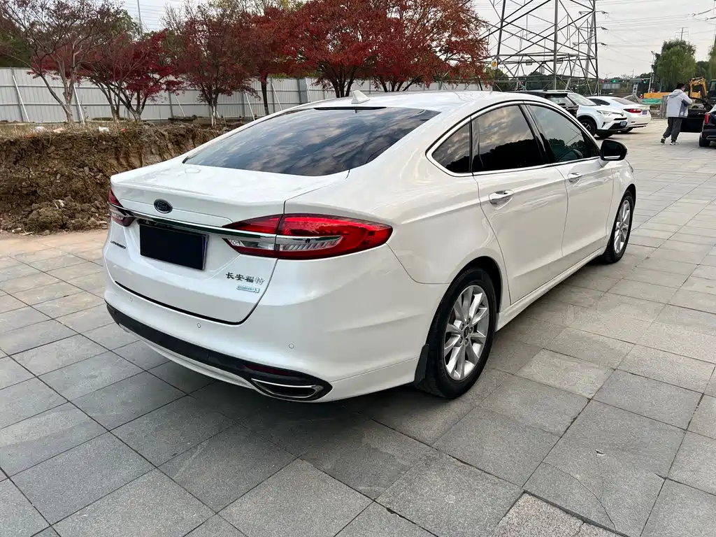 Ford Mondeo — фото 5