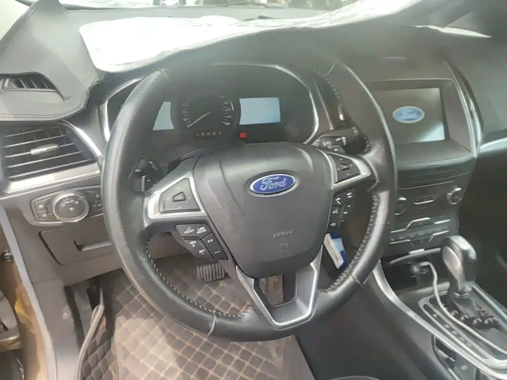 Ford Edge — фото 3