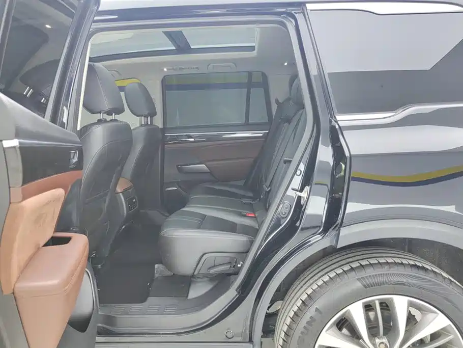 GAC Motor Trumpchi GS8 — фото 11
