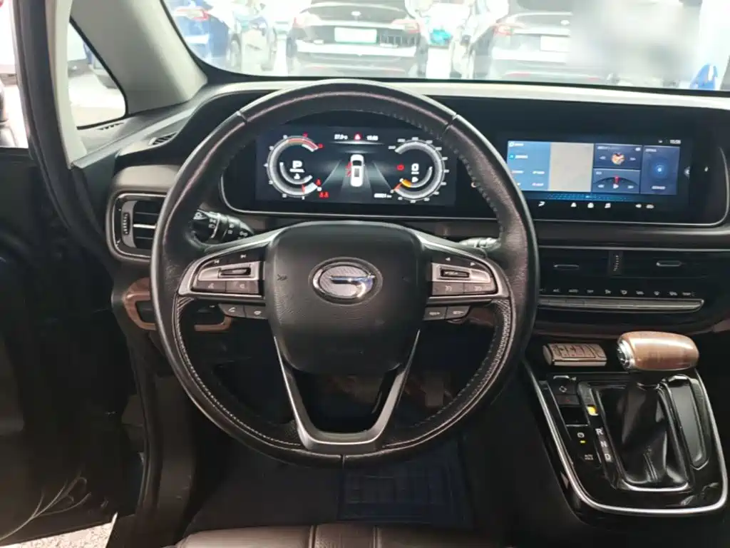 GAC Motor Trumpchi M6 — фото 11