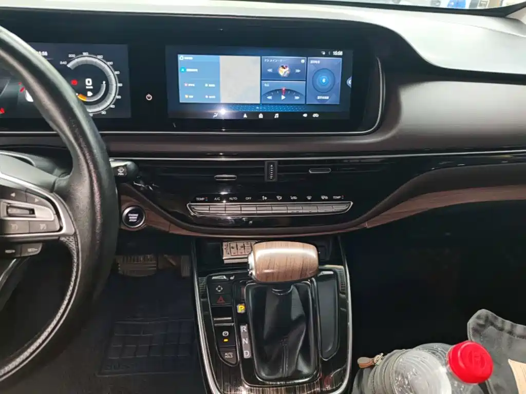 GAC Motor Trumpchi M6 — фото 13