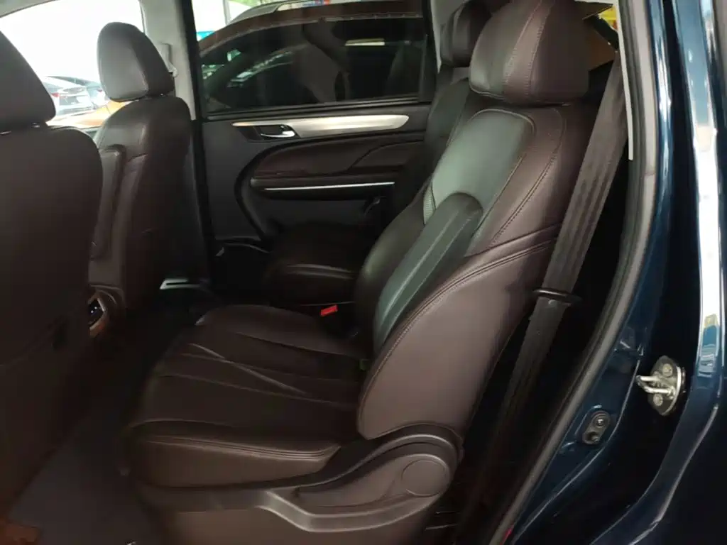 GAC Motor Trumpchi M6 — фото 17