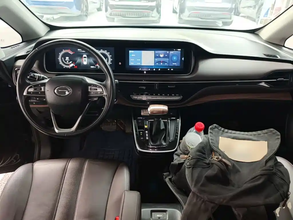 GAC Motor Trumpchi M6 — фото 10