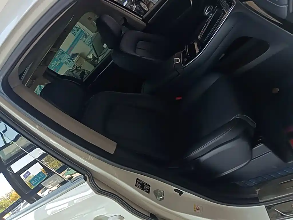 GAC Motor Trumpchi M8 — фото 25