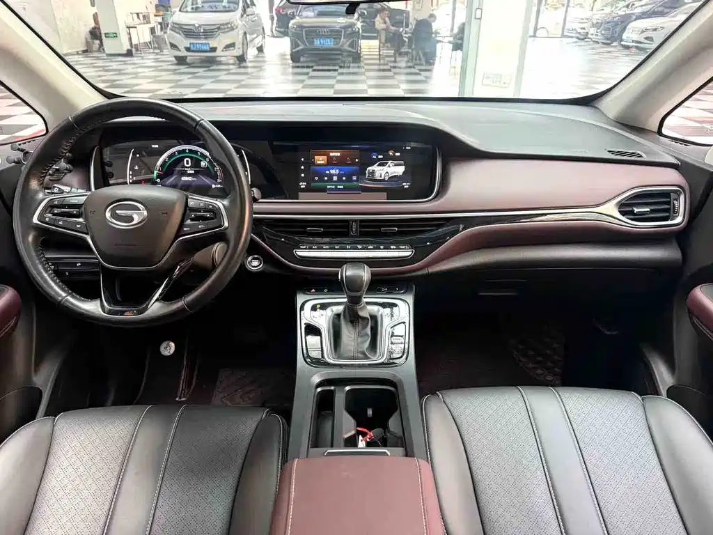 GAC Motor Trumpchi M6 — фото 8