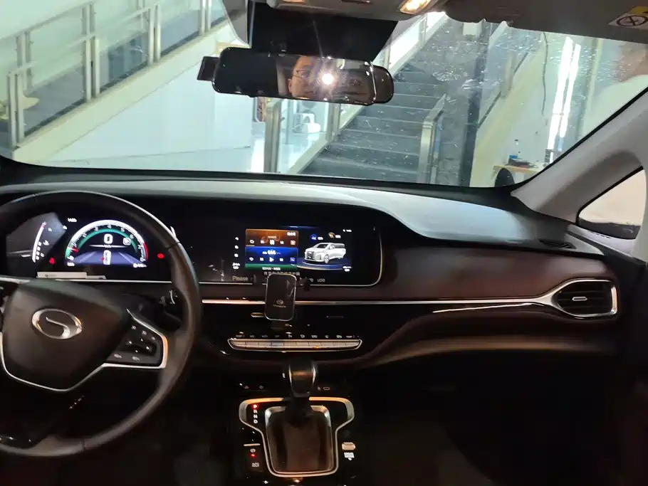GAC Motor Trumpchi M6 — фото 13