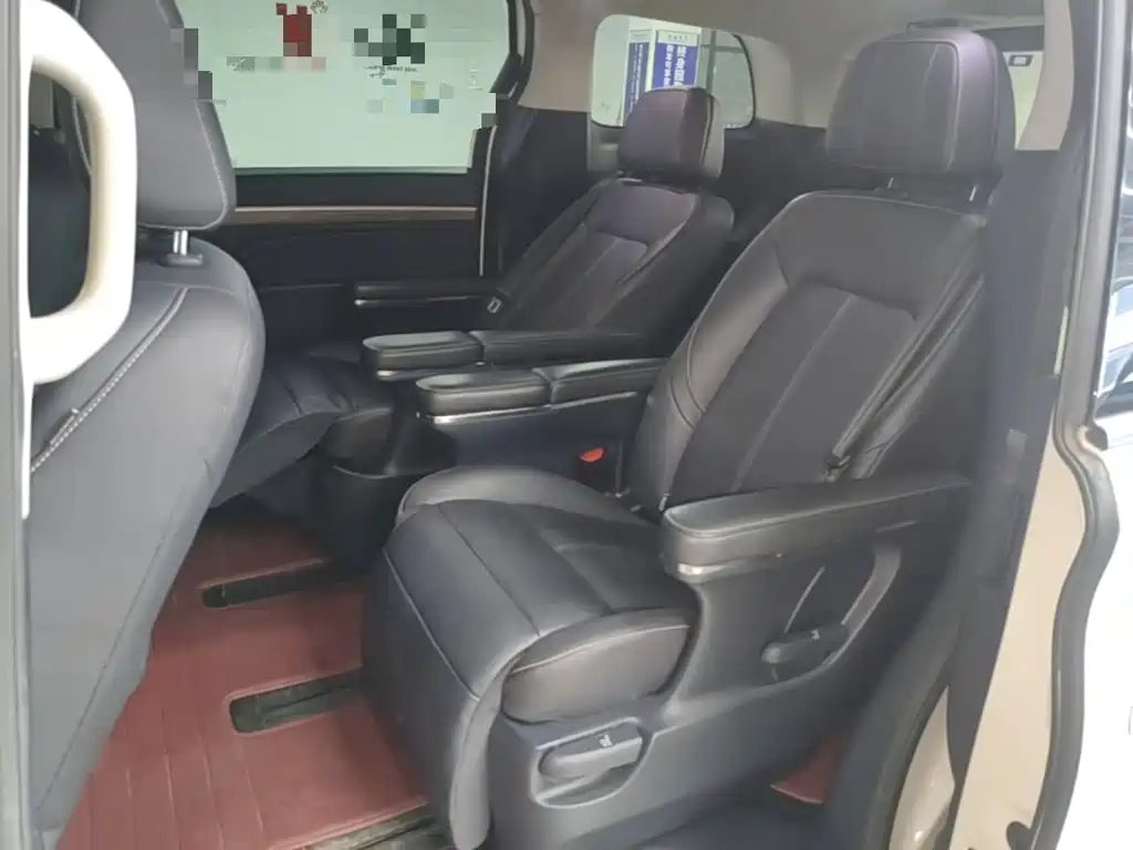 GAC Motor Trumpchi M8 — фото 17