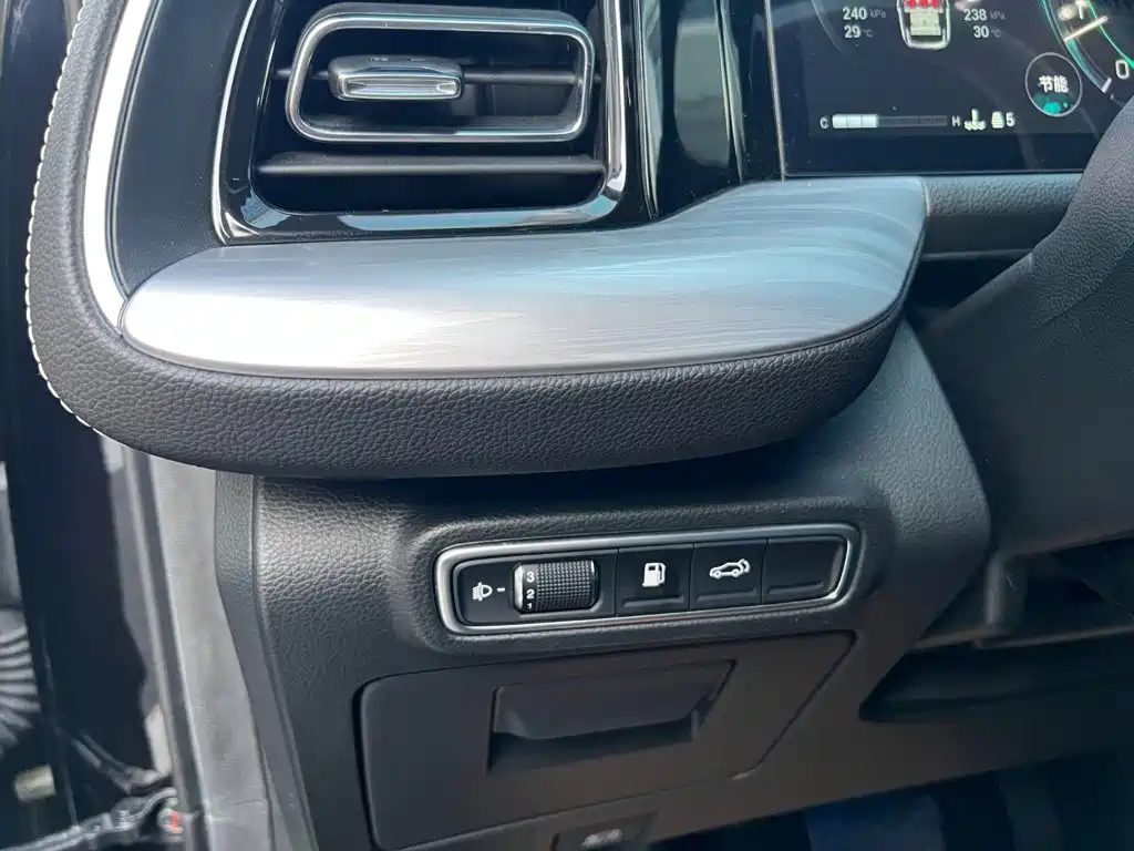 GAC Motor Trumpchi GS8 — фото 8