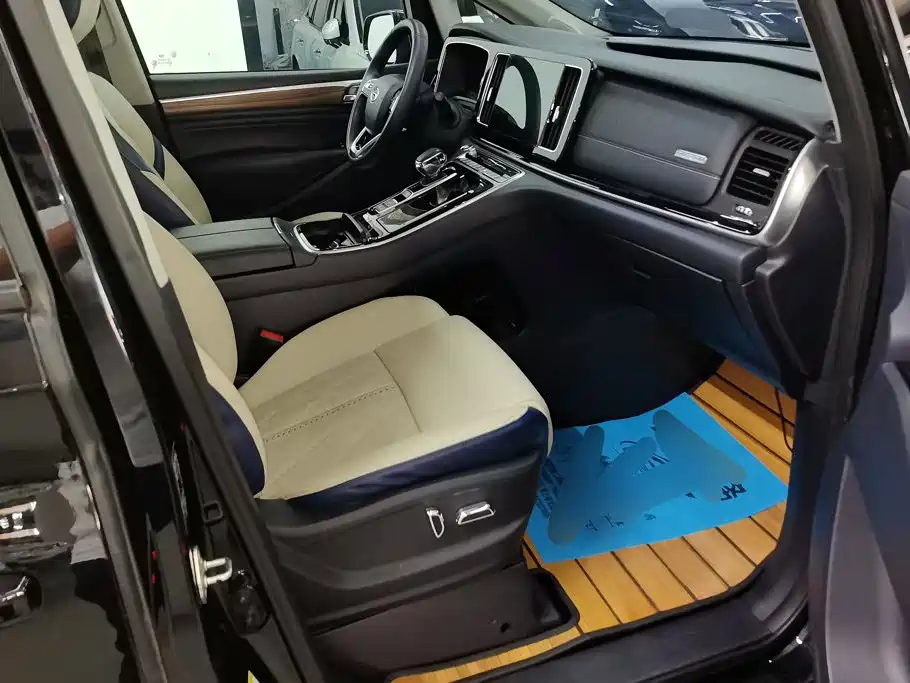 GAC Motor Trumpchi M8 — фото 8