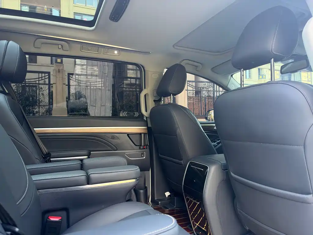 GAC Motor Trumpchi M8 — фото 10