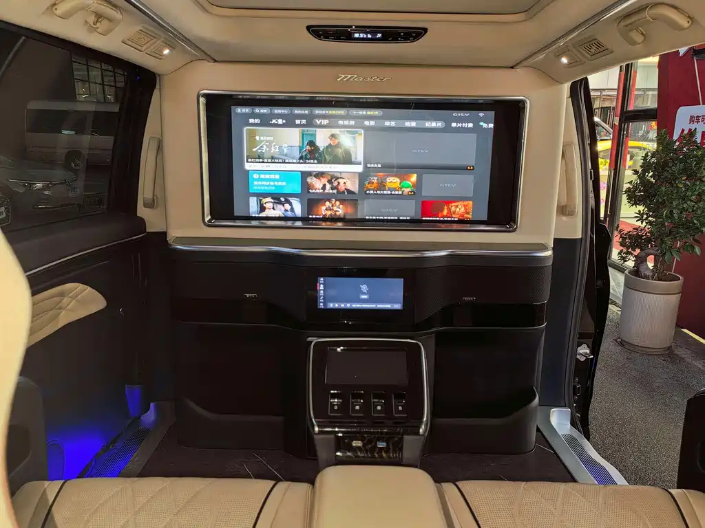 GAC Motor Trumpchi M8 — фото 14