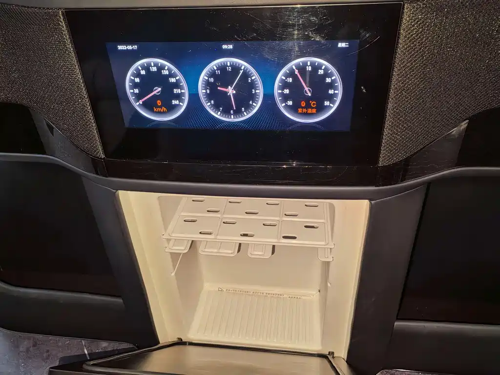 GAC Motor Trumpchi M8 — фото 10