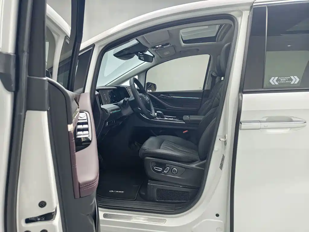 GAC Motor Trumpchi M8 — фото 10