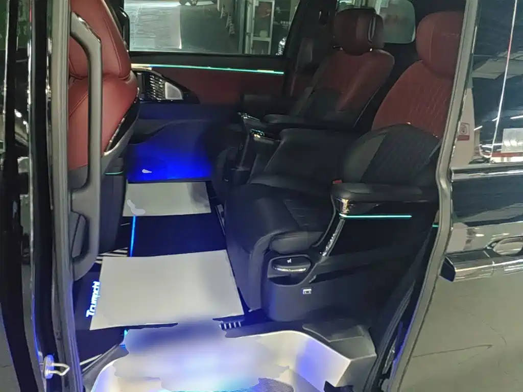GAC Motor Trumpchi M8 — фото 17