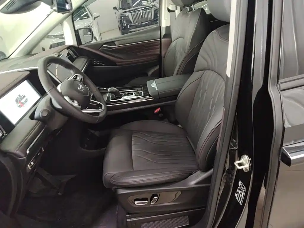 GAC Motor Trumpchi M8 — фото 15