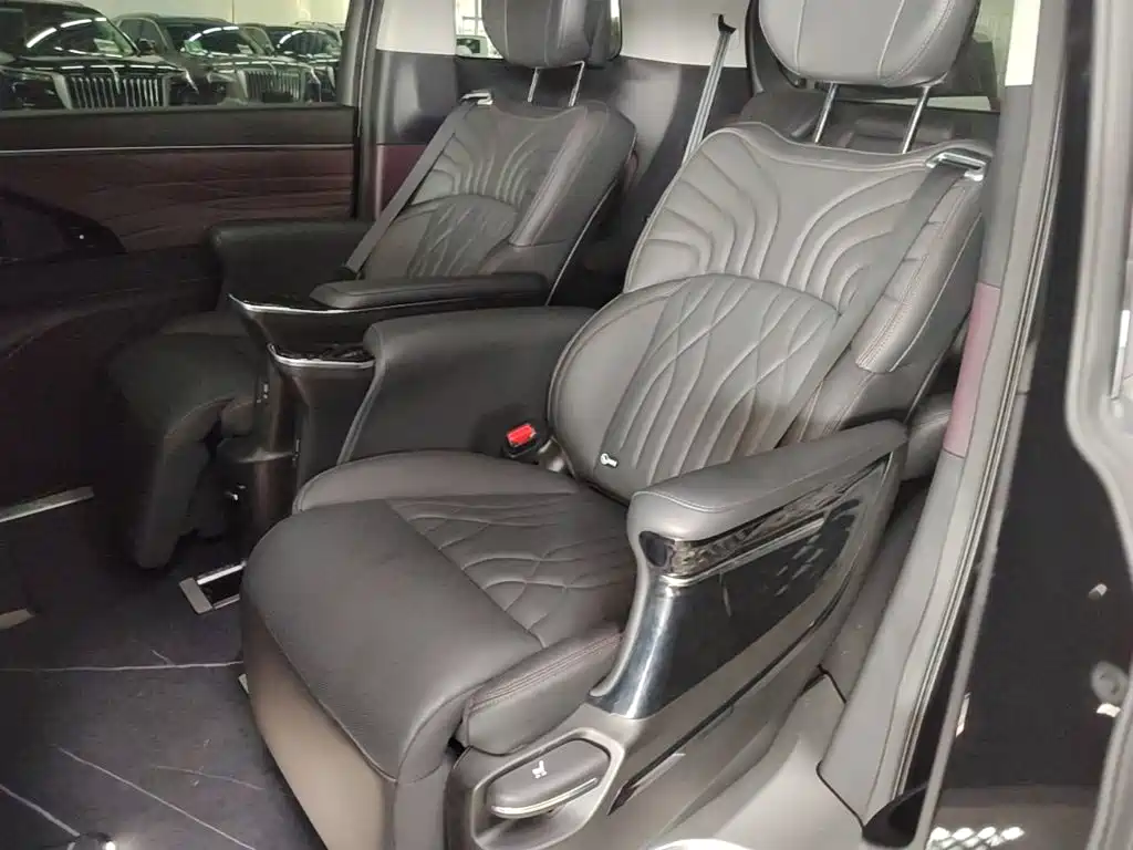 GAC Motor Trumpchi M8 — фото 17